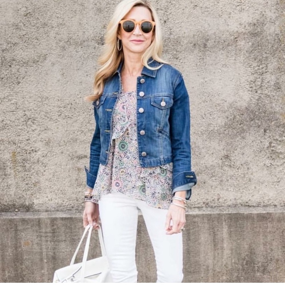 New Condition! CAbi Denim Jacket Style 5297 Blue Cropped Western Button Details